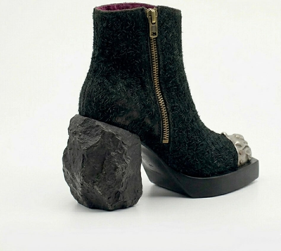 black stone boots